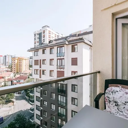 Lovely Flat W Balcony 10 Min To Moda Coast Daire İstanbul